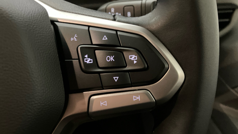 Volkswagen Transporter T32 Swb Electric 160kW 65kWh Commerce Pro Van Auto